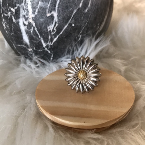 Silver daisy ring - Picture 2 of 6
